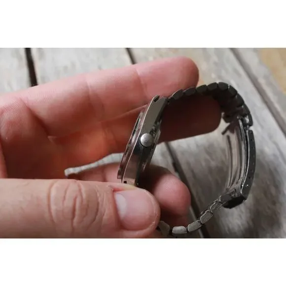 Vintage 1972 Citizen Automatic Mens Silver Watch W/daydate & Gold accents - Picture 7 of 8